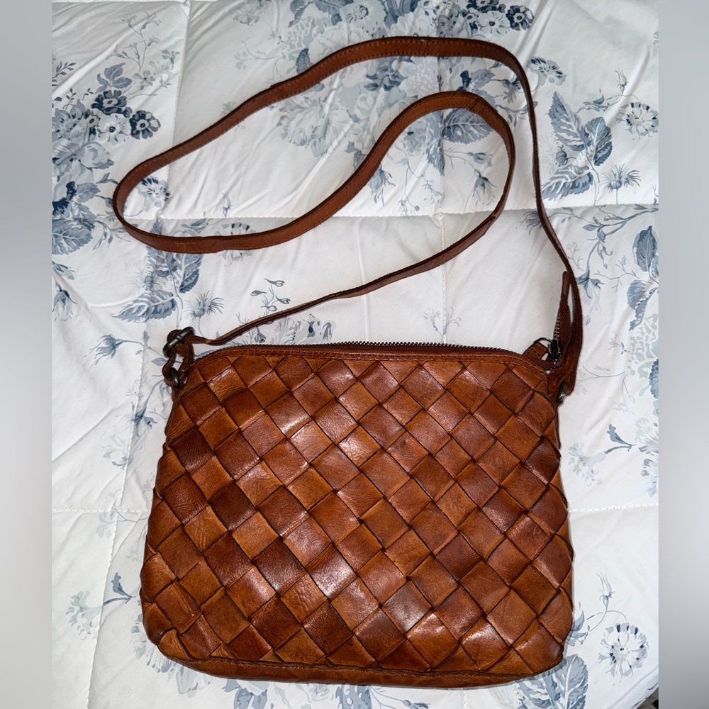 NWOT Vilenca Holland Genuine Leather Crossbody Bag